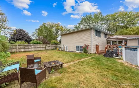 Exterior - 640 Cedar Ln, Bartlett, IL 60103 photo 5 of 5