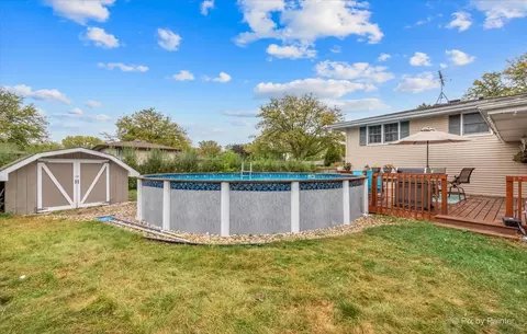 Exterior - 640 Cedar Ln, Bartlett, IL 60103 photo 4 of 5