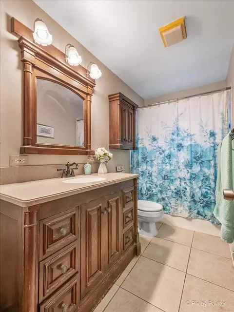 Bath - 640 Cedar Ln, Bartlett, IL 60103 photo 2 of 2