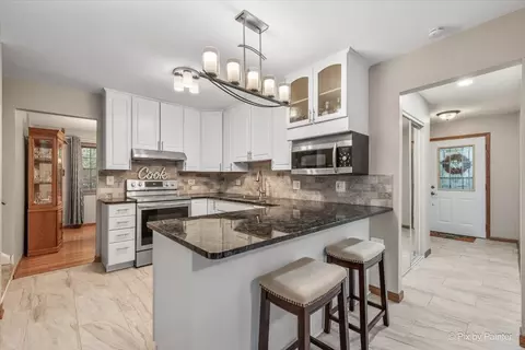 Kitchen - 640 Cedar Ln, Bartlett, IL 60103 photo 1 of 3