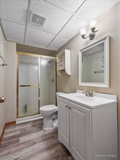 Bath - 640 Cedar Ln, Bartlett, IL 60103 photo 1 of 2