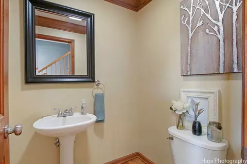 Bath - 6116 Ojibwa Ln, Mchenry, IL 60050 photo 1 of 7