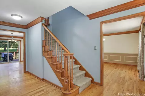 Entry Way - 6116 Ojibwa Ln, Mchenry, IL 60050 photo 2 of 3