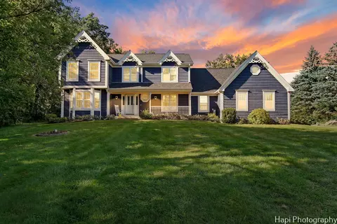 Exterior - 6116 Ojibwa Ln, Mchenry, IL 60050 photo 7 of 7