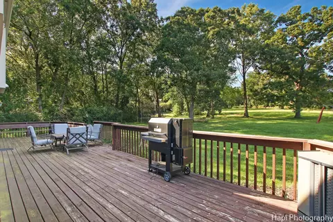 Exterior - 6116 Ojibwa Ln, Mchenry, IL 60050 photo 3 of 7