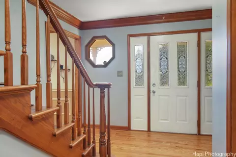 Entry Way - 6116 Ojibwa Ln, Mchenry, IL 60050 photo 1 of 3