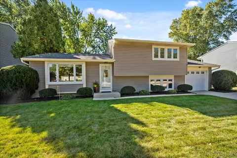 1545 Ronzheimer Ave, Saint Charles, IL 60174