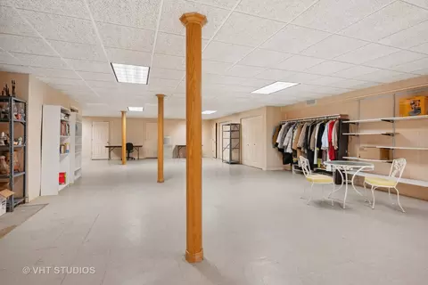 Undisclosed, Glenview, IL 60025 photo 25