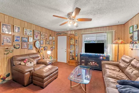 Living - 3702 Rose Manor Ter, Markham, IL 60428 photo 2 of 3