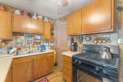Kitchen - 3702 Rose Manor Ter, Markham, IL 60428 photo 2 of 3