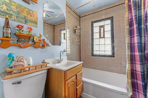 Bath - 3702 Rose Manor Ter, Markham, IL 60428 photo 2 of 2