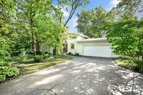 317 Shady Ln, Downers Grove, IL 60515