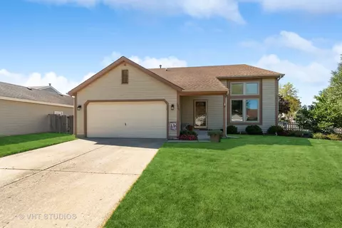 1255 Rosewood Ln, Crystal Lake, IL 60014