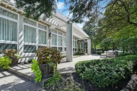 125 Circle Ridge Dr, Burr Ridge, IL 60527 photo 9