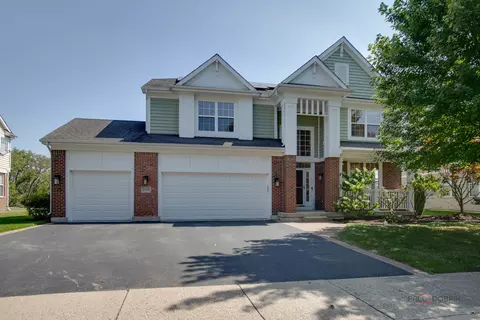 2319 N Hazeltime Dr, Vernon Hills, IL 60061