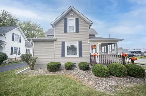309 W Beaver St, Saint Anne, IL 60964