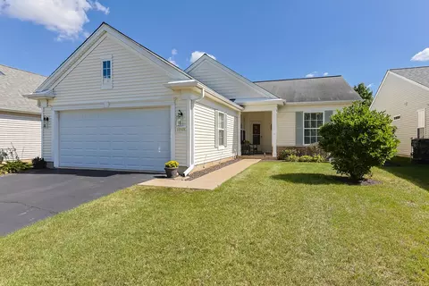 11948 Bloomfield Dr, Huntley, IL 60142