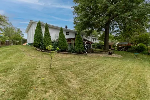 Exterior - 2012 Orme Dr, Bloomington, IL 61704 photo 4 of 8