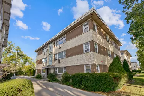 314 Beach Ave #1C, La Grange Park, IL 60526