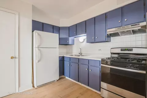 6325 N Sheridan Rd #2105, Chicago, IL 60660