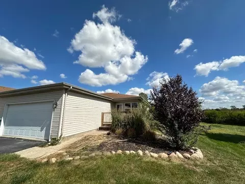 129 Baybury Dr #B, Elwood, IL 60421