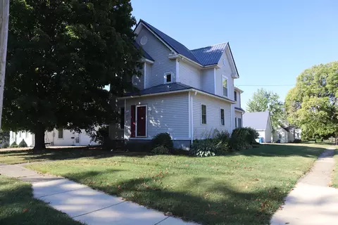 123 Rodney Ave, Walnut, IL 61376