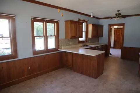 123 Rodney Ave, Walnut, IL 61376 photo 2