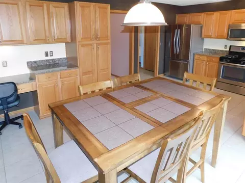 Kitchen - 5987 Sweet Grass Dr, Roscoe, IL 61073 photo 2 of 7