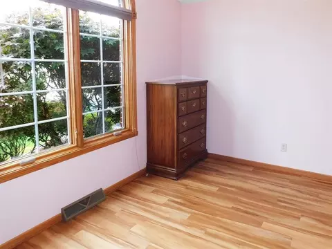 Bedroom - 5987 Sweet Grass Dr, Roscoe, IL 61073 photo 2 of 8