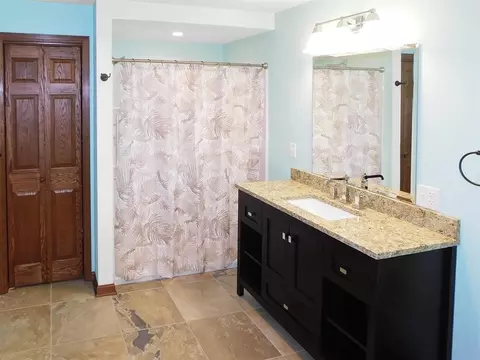 Bath - 5987 Sweet Grass Dr, Roscoe, IL 61073 photo 5 of 5