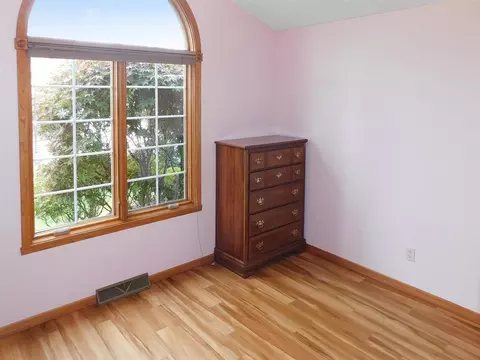 Bedroom - 5987 Sweet Grass Dr, Roscoe, IL 61073 photo 1 of 8