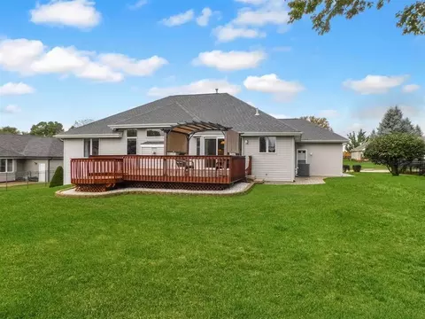 Exterior - 5987 Sweet Grass Dr, Roscoe, IL 61073 photo 17 of 19