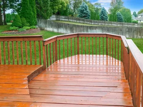 Exterior - 5987 Sweet Grass Dr, Roscoe, IL 61073 photo 7 of 19