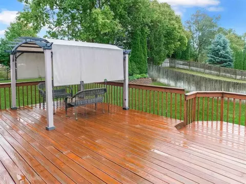 Exterior - 5987 Sweet Grass Dr, Roscoe, IL 61073 photo 6 of 19