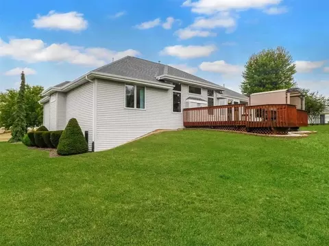 Exterior - 5987 Sweet Grass Dr, Roscoe, IL 61073 photo 18 of 19