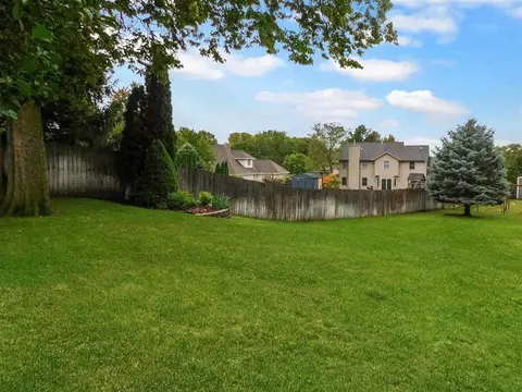 Exterior - 5987 Sweet Grass Dr, Roscoe, IL 61073 photo 15 of 19