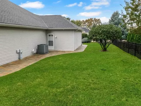 Exterior - 5987 Sweet Grass Dr, Roscoe, IL 61073 photo 12 of 19