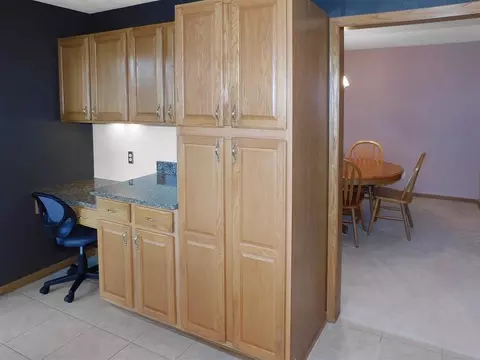Kitchen - 5987 Sweet Grass Dr, Roscoe, IL 61073 photo 5 of 7