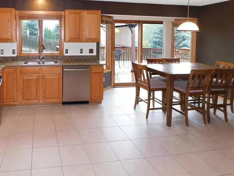 Kitchen - 5987 Sweet Grass Dr, Roscoe, IL 61073 photo 3 of 7