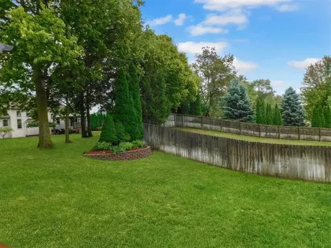 Exterior - 5987 Sweet Grass Dr, Roscoe, IL 61073 photo 10 of 19