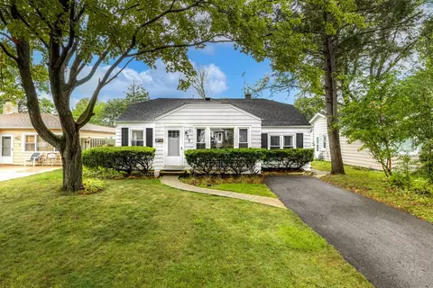 877 N Golf Cul De Sac St, Des Plaines, IL 60016