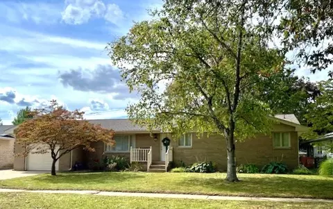 1905 Robert Dr, Champaign, IL 61821