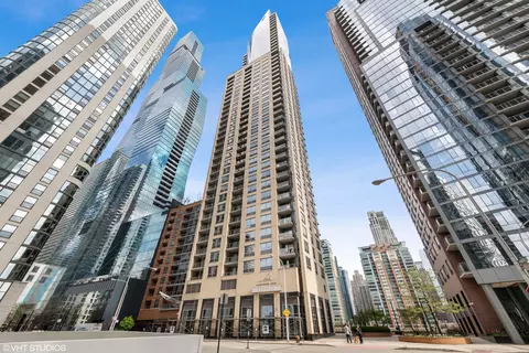 420 E Waterside Dr #905, Chicago, IL 60601