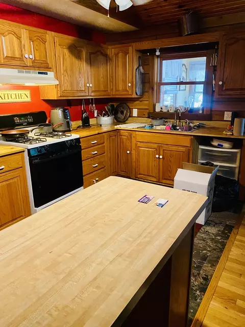 Kitchen - 522 Saint Francis Dr, Dixon, IL 61021 photo 1 of 2
