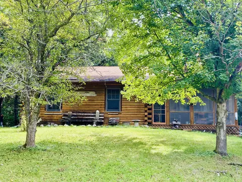 Exterior - 522 Saint Francis Dr, Dixon, IL 61021 photo 2 of 7
