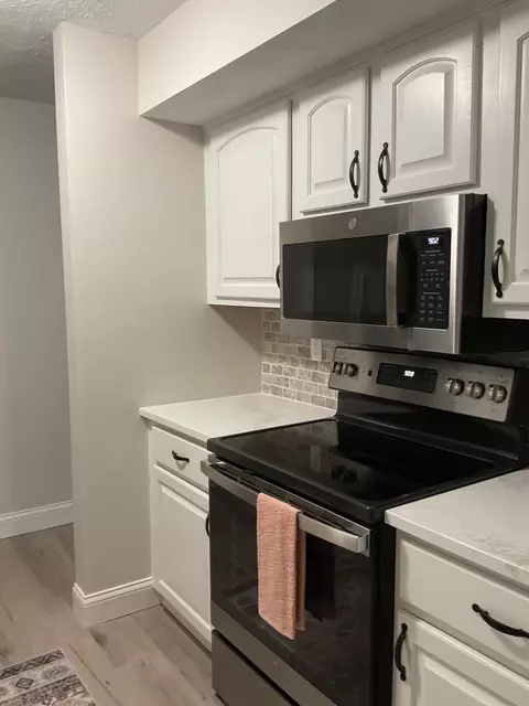 1111 E Jefferson St #10, Bloomington, IL 61701 photo 5