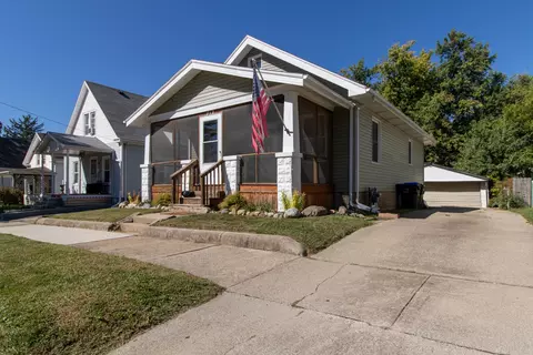 812 E Taylor St, Bloomington, IL 61701