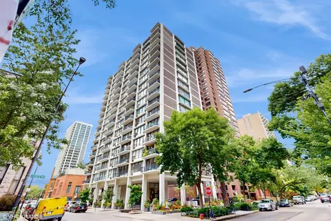 1400 N State Pkwy #3B, Chicago, IL 60610