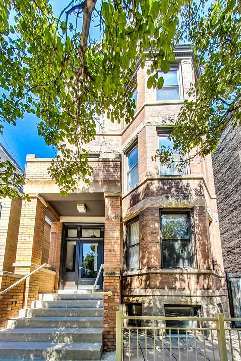 2346 W Shakespeare Ave, Chicago, IL 60647