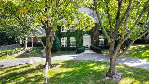 8201 Ridgepointe Dr, Burr Ridge, IL 60527 photo 37